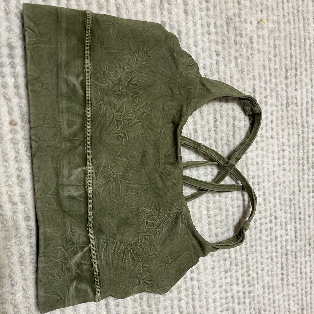 Lululemon sports bra
